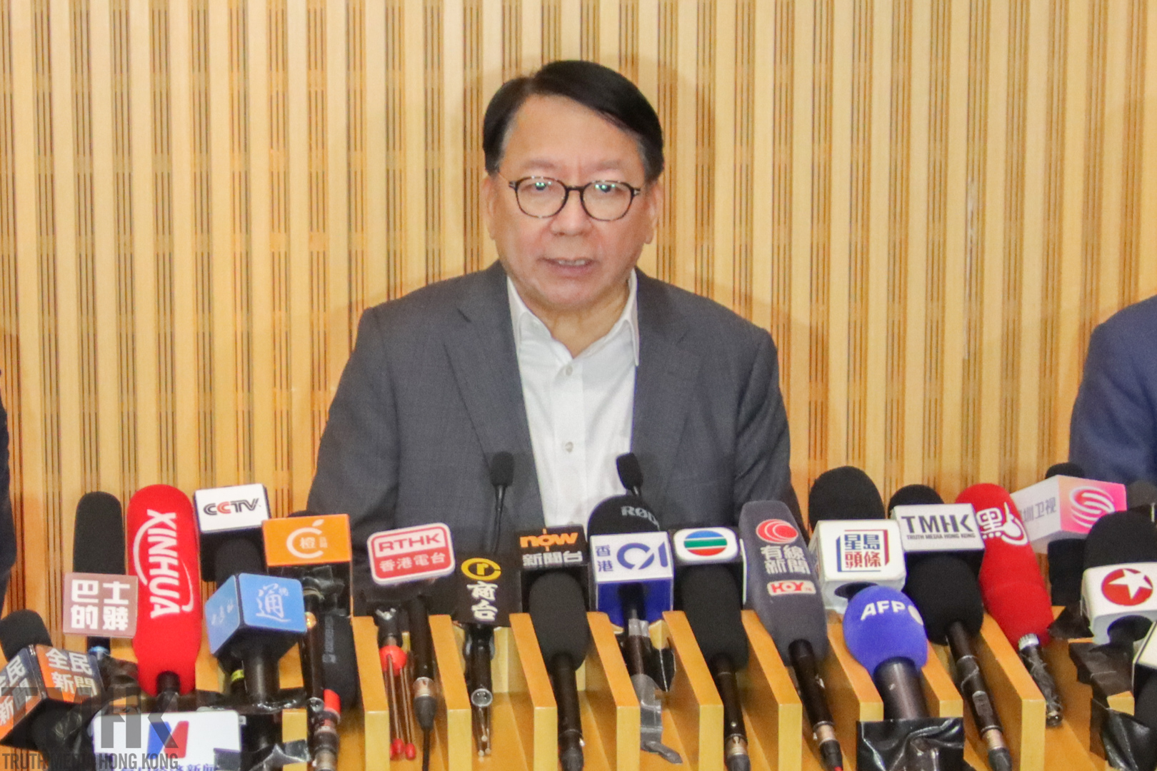 宏福苑大火七樣本未達標拘十四人陳國基：涉案者手法狡猾罔顧人命– TMHK – Truth Media (Hong Kong)